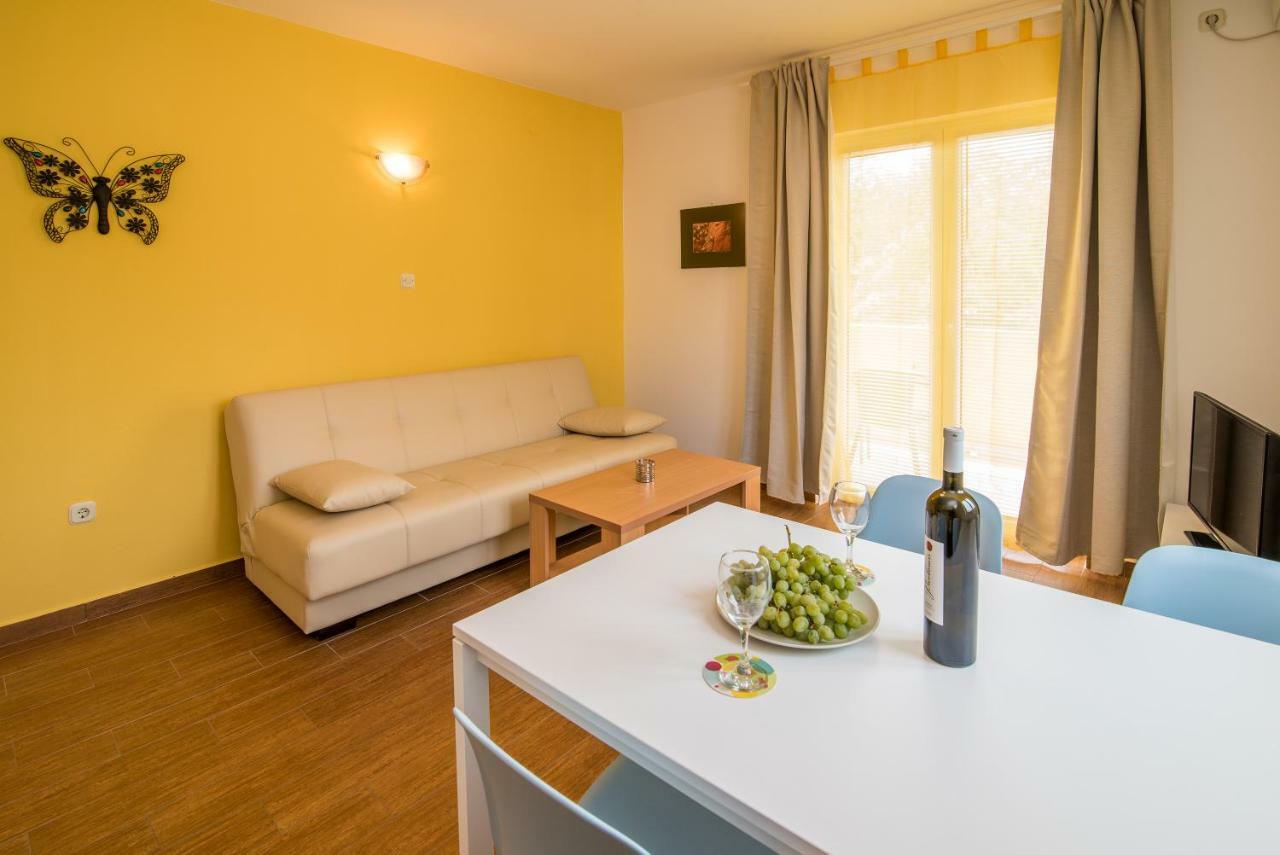 Apartments Sanjin Kornić エクステリア 写真